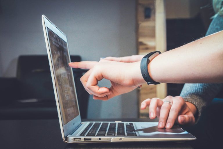 Toluna avis : fiabilité, paiements PayPal/virement, seuils réels et stratégies anti screen-out